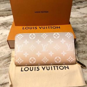 Louis Vuitton Zippy Wallet, By the Pool, Mist